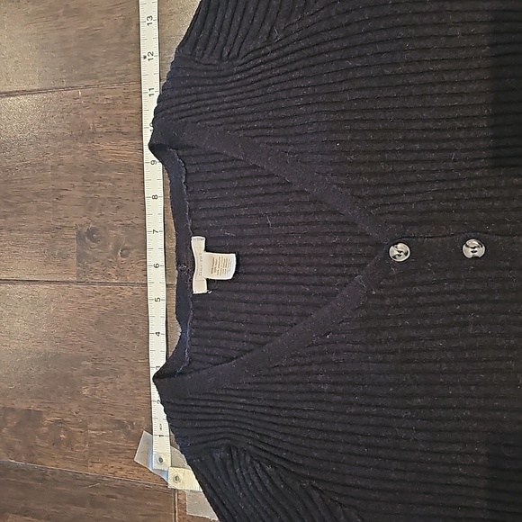 Cropped, v neck, ribbed, button up, short sleeve sweater - Picture 3 of 6